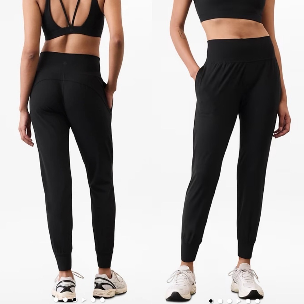 ATHLETA Salutation Jogger in Black Size XL